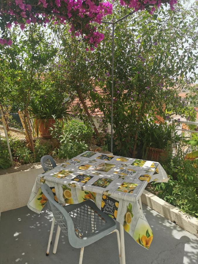 Apartman Tudor Kuzma Хвар Экстерьер фото