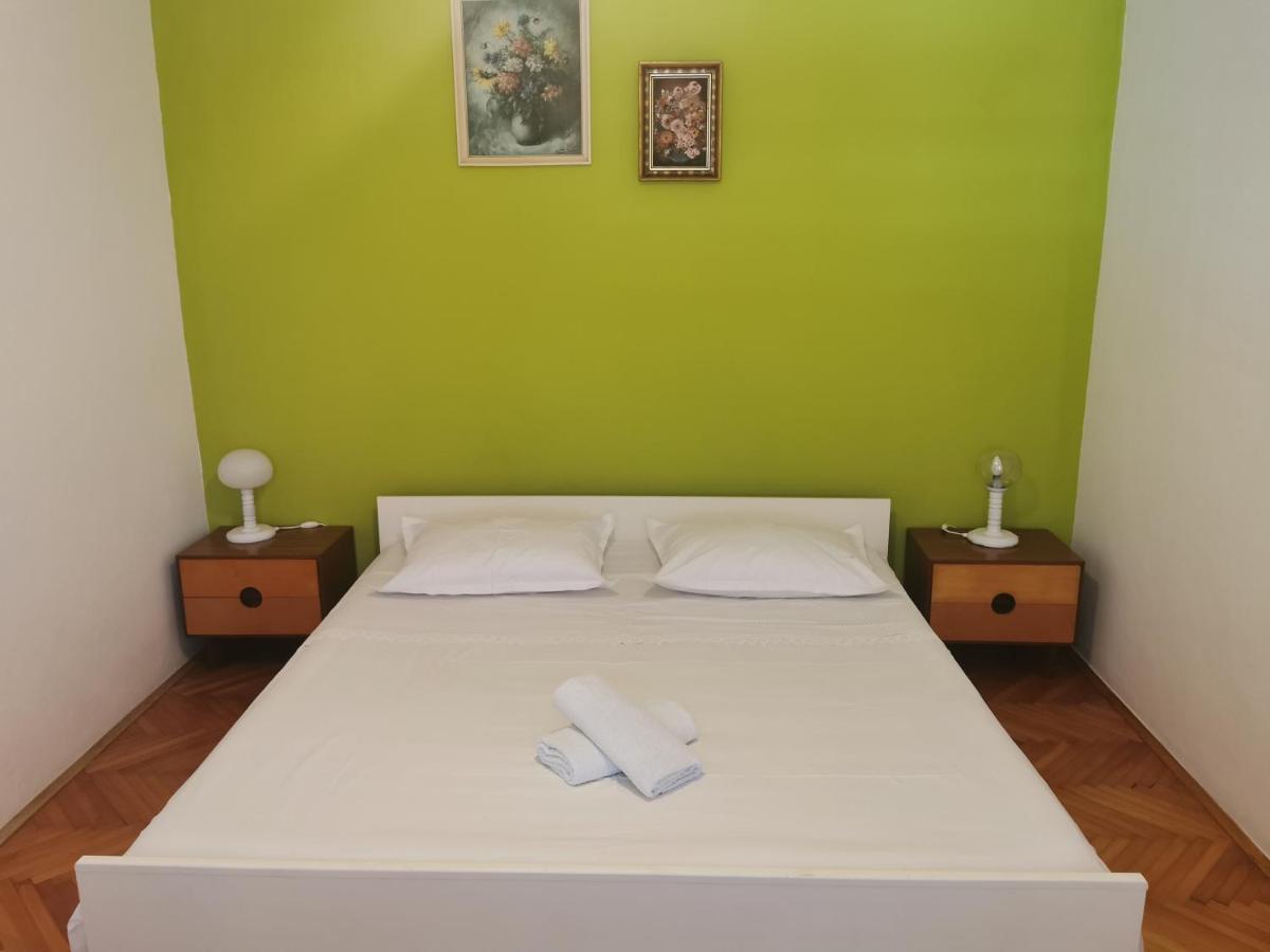 Apartman Tudor Kuzma Хвар Экстерьер фото