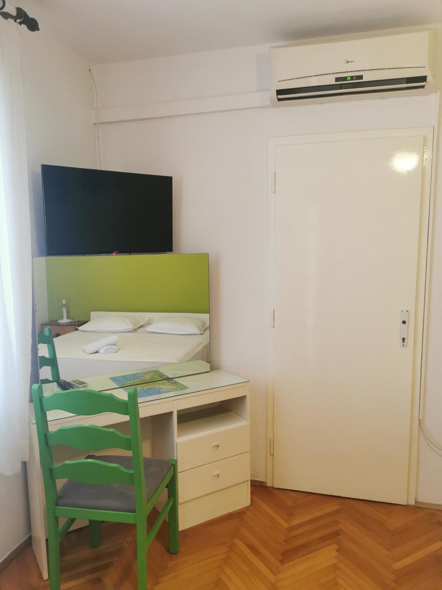 Apartman Tudor Kuzma Хвар Экстерьер фото
