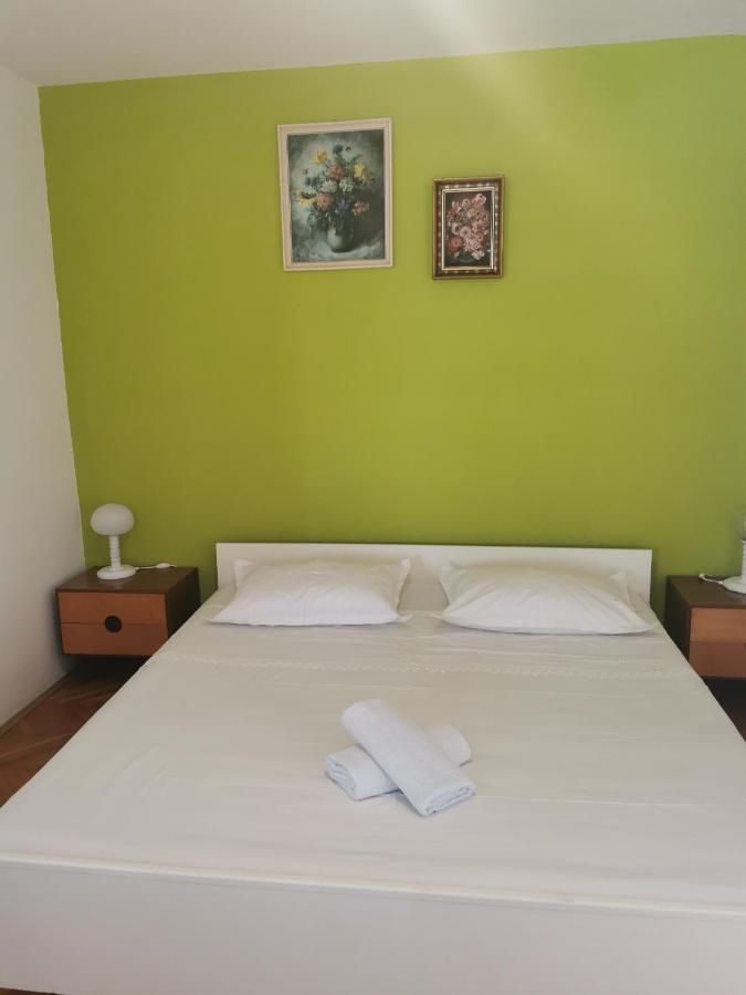 Apartman Tudor Kuzma Хвар Экстерьер фото