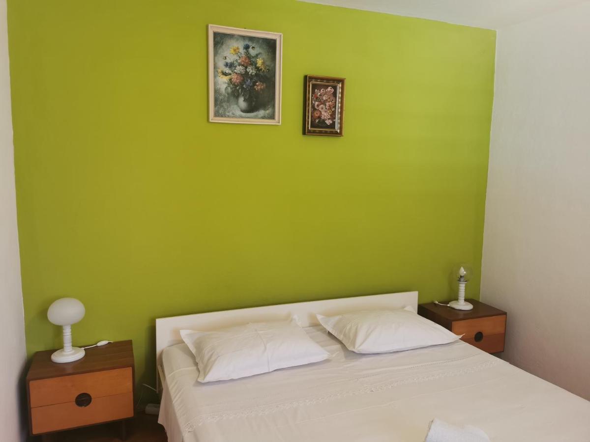 Apartman Tudor Kuzma Хвар Экстерьер фото